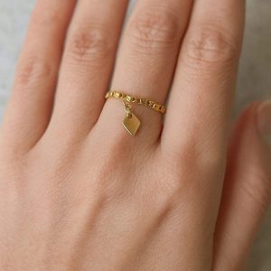Bague chaine plaqué or artisanale dorée – Maille fantaisie et petit charm losange