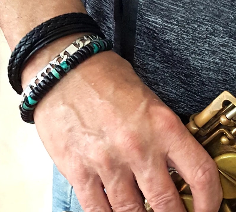 Bracelet perles noires homme et turquoise naturelle – Image 5